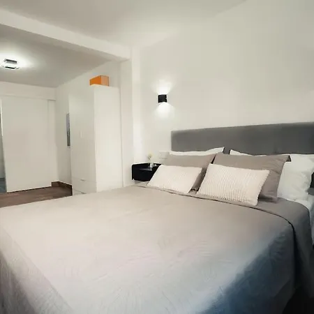 Modern Andalusian House One Minute From The Apartamento